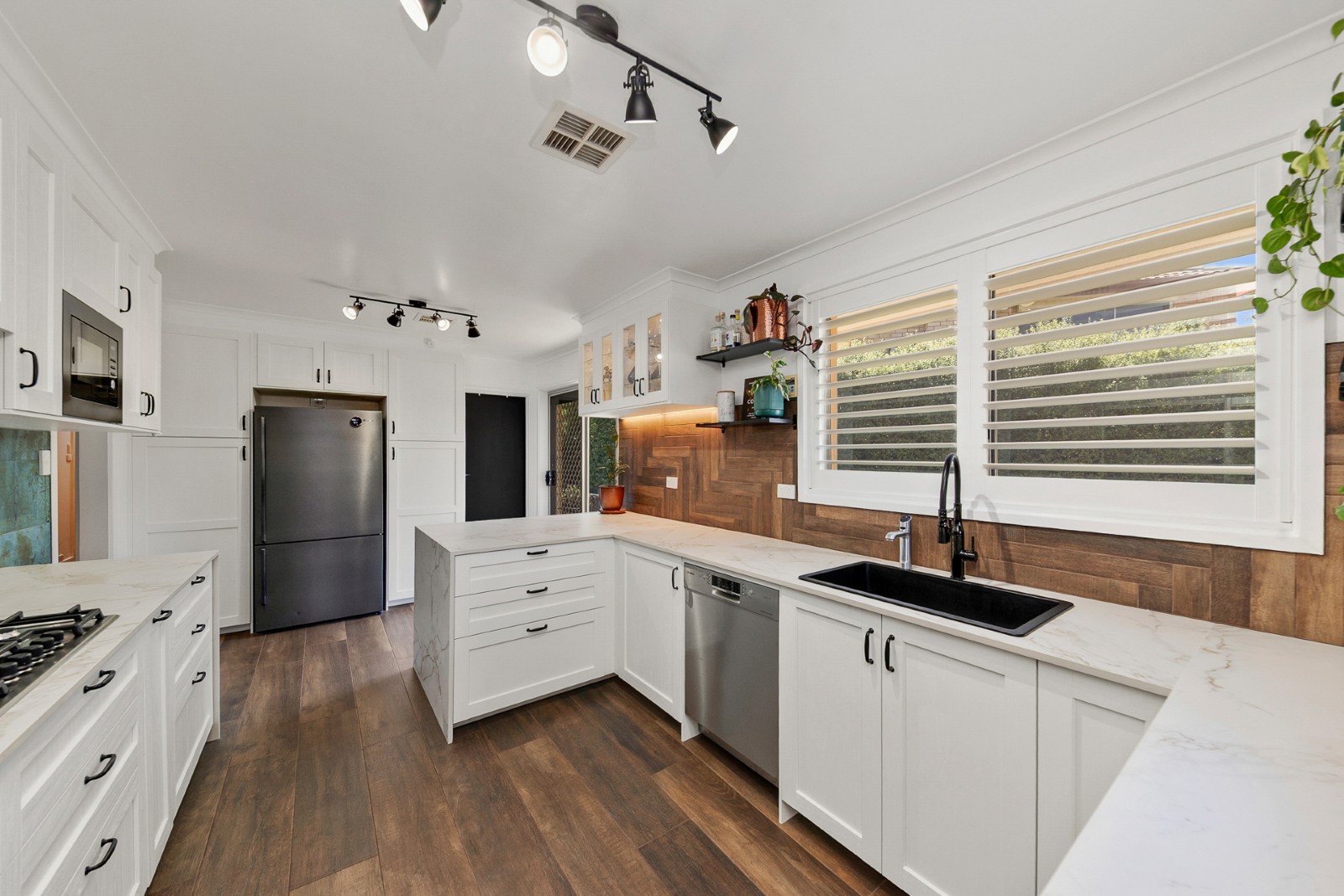 Queanbeyan 22 Cassinia St_03_web